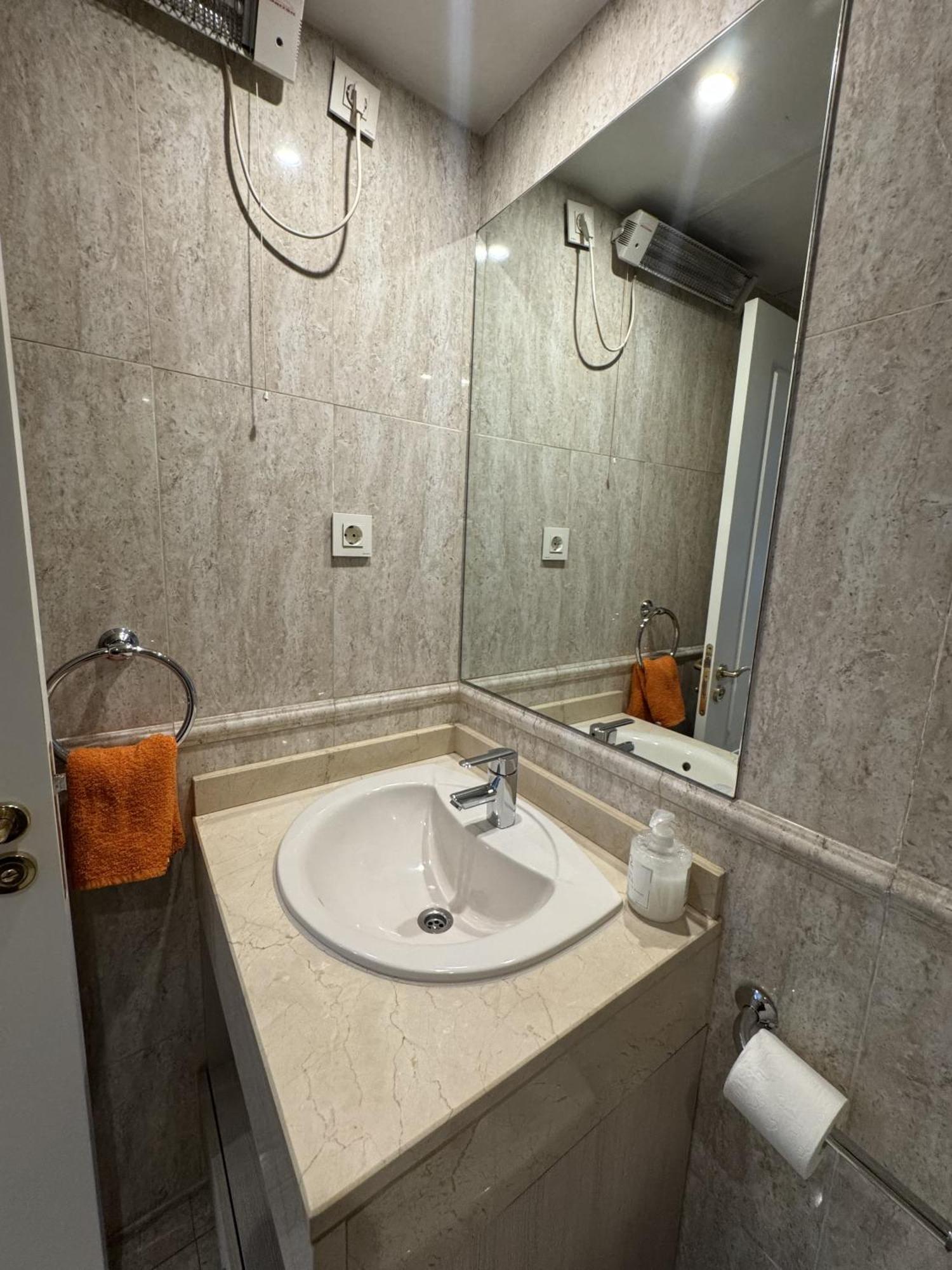 马德里Casa Con Piscina公寓 外观 照片